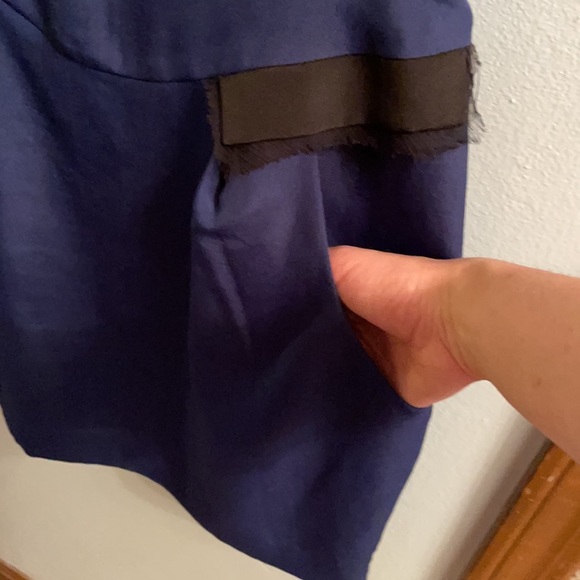 Dress - Picture 4 of 7